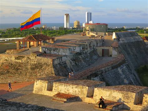 El Castillo de San Felipe de Barajas: Una Fortaleza Imponente con Vistas Panorámicas Insuperables