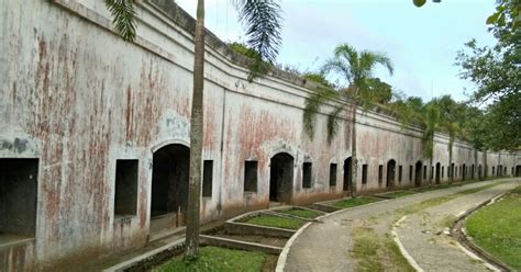  El Fuerte Benteng Pendem: Una Fortaleza Histórica y Un Refugio para Aves