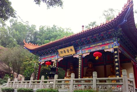 ¡El Templo de Xiqing: Un Oasis de Tranquilidad en la Ciudad Cosmopolita de Zhuhai!